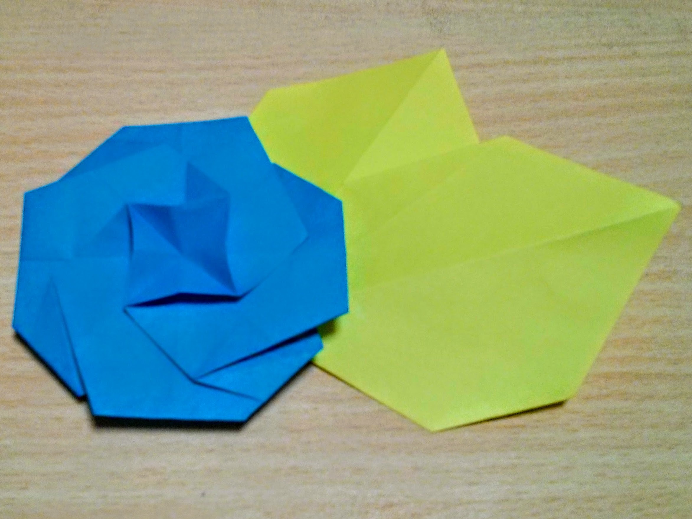 折り紙で作る立体 平面のお花9選 簡単初心者向け 難しい中級者向けまで Kurashi No