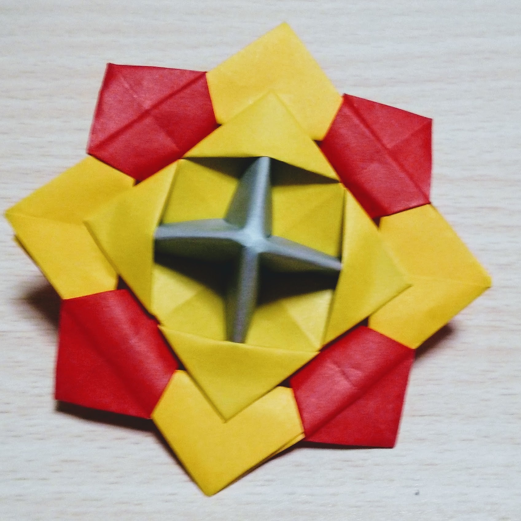 面白い折り紙の折り方17選 簡単変わり種や子供喜ぶすごいネタまでご紹介 暮らし の