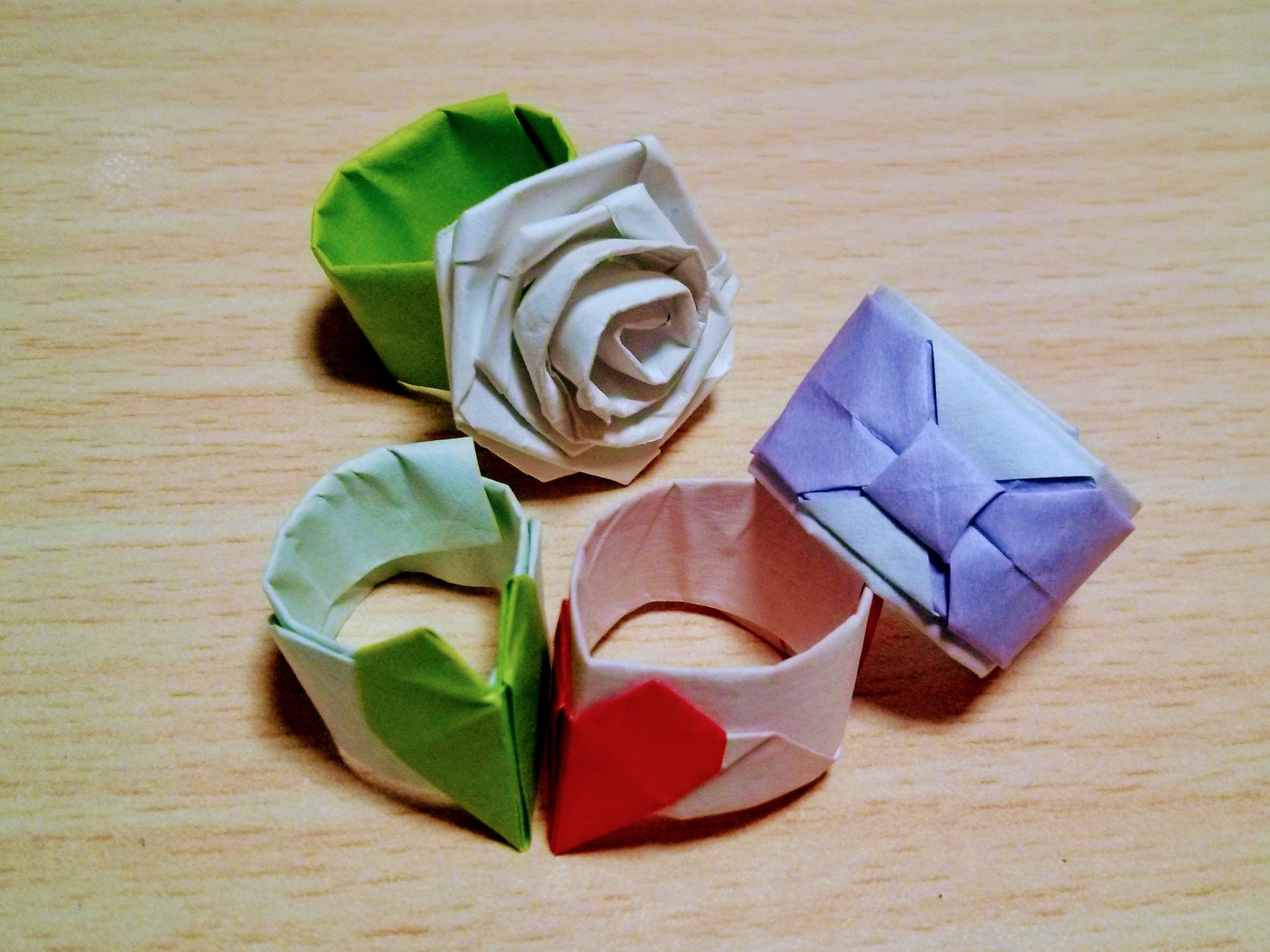折り紙で作る 指輪 の折り方11選 簡単できる宝石やリボンの作り方を解説 Kurashi No