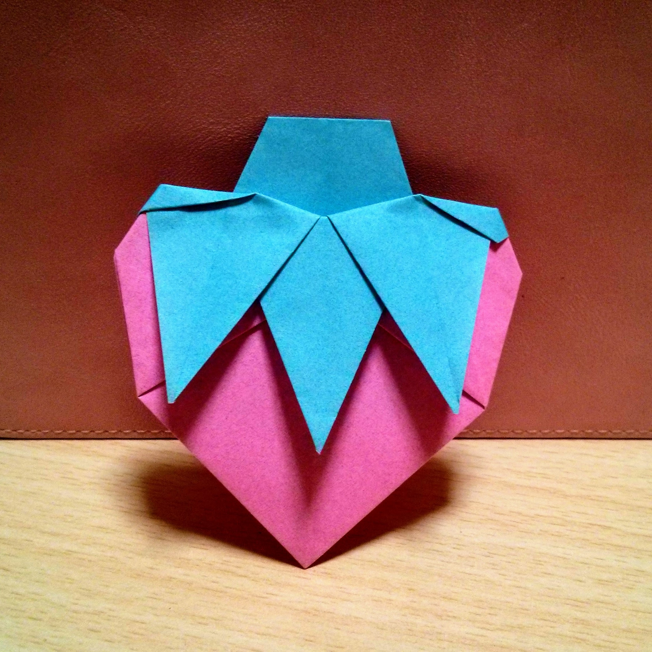 折り紙で作る いちご の折り方 子供簡単な平面や立体での作り方まで解説 暮らし の