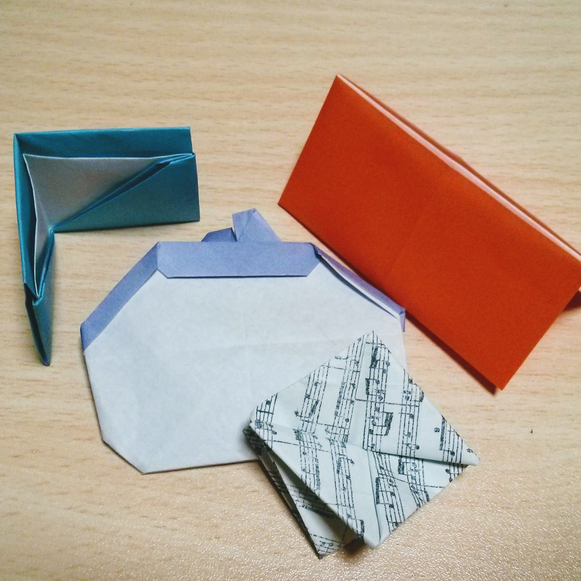 折り紙で簡単に作れる お財布の作り方8選 お札や小銭入れなど実用的な折り方も 暮らし の