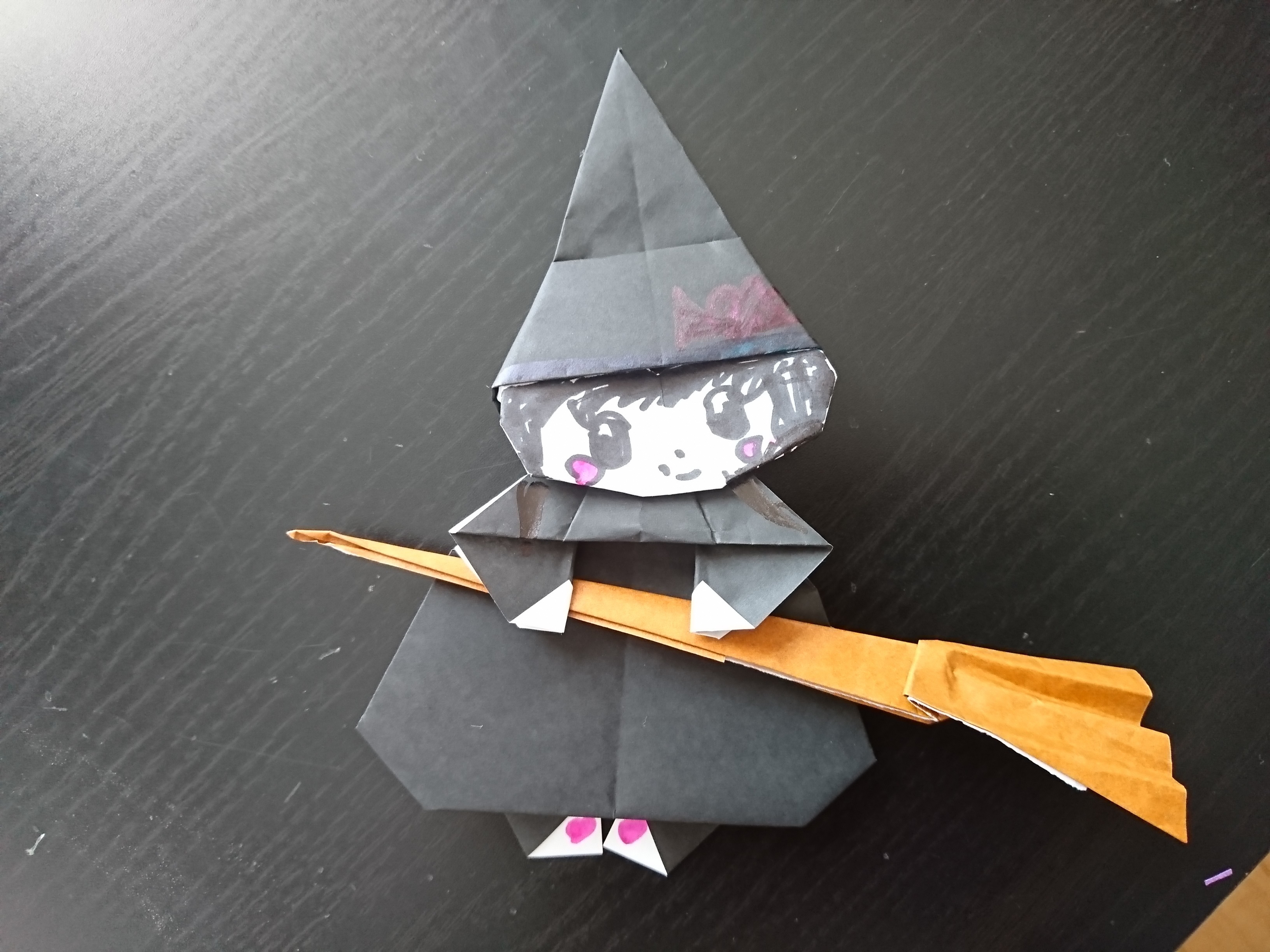 折り紙で作るハロフィン特集 飾りにもなる人気の種類の折り方をご紹介 暮らし の