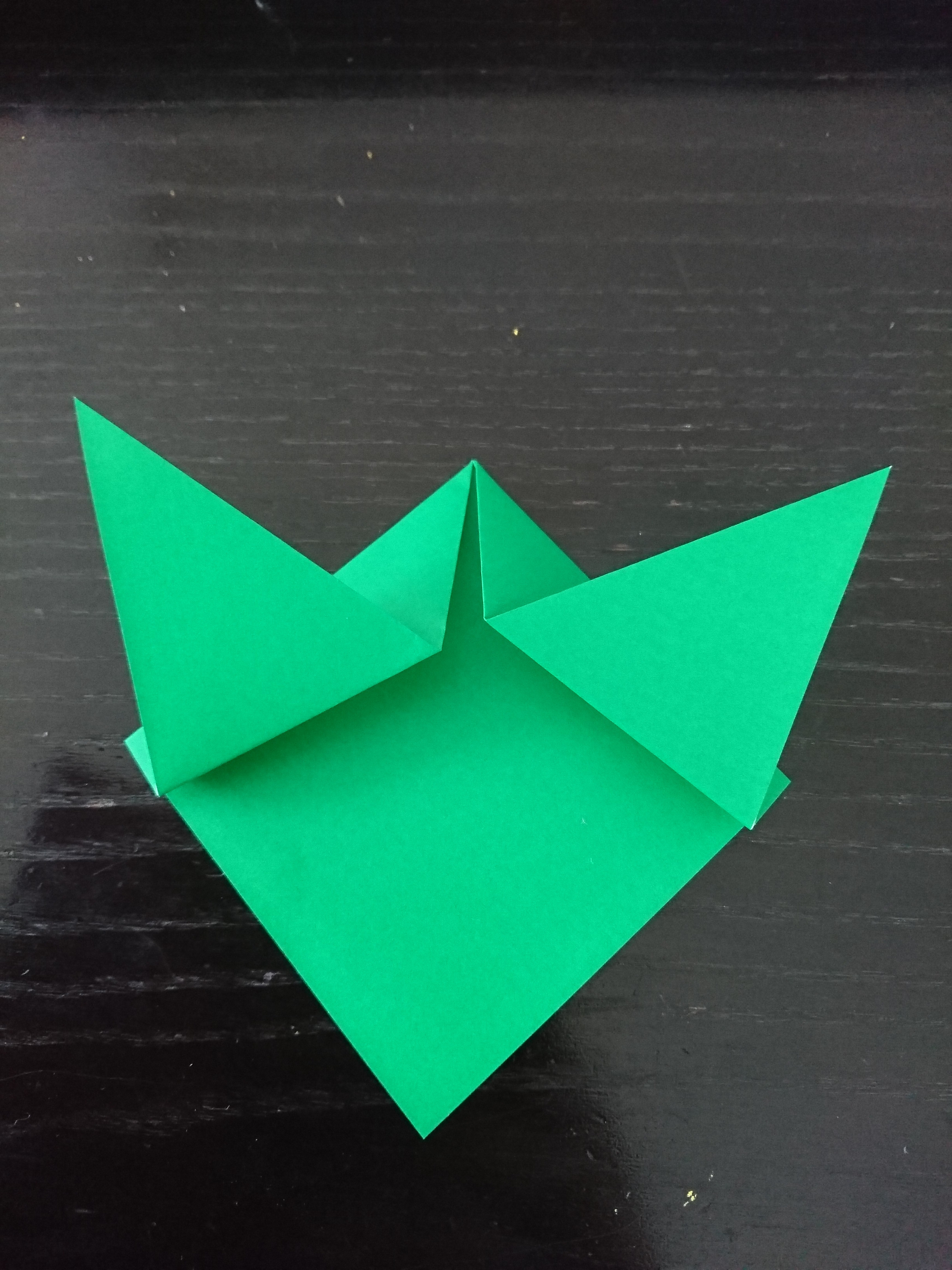 折り紙で作る カエル の作り方 ぴょんぴょん良く飛ぶ作り方もご紹介 暮らし の