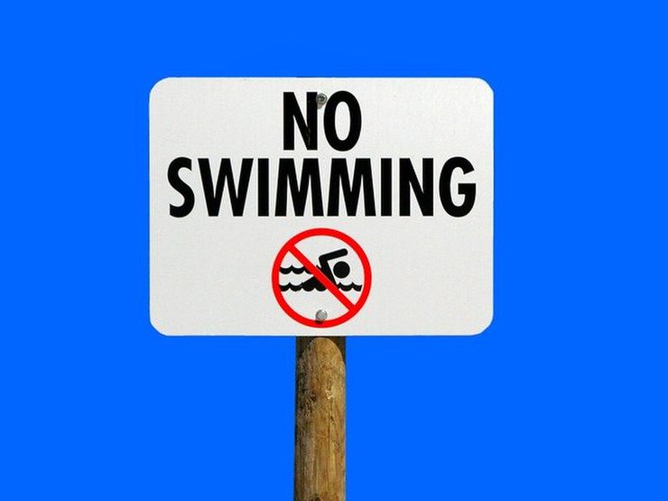 遊泳禁止