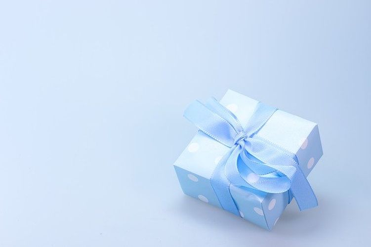 ブルーのプレゼントボックス