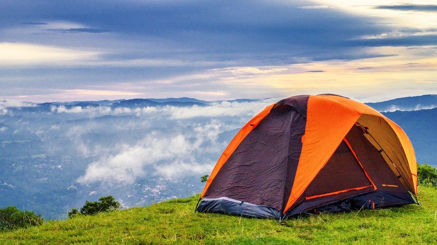 https://pixabay.com/photos/camping-camp-adventure-the-stake-3893598/
