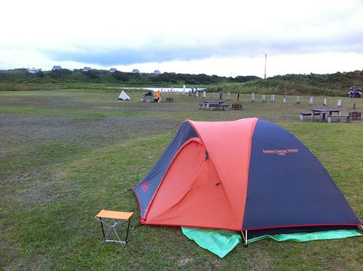 電車　キャンプ　テント