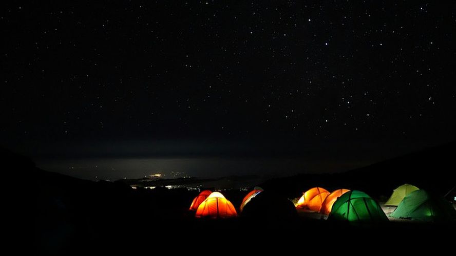 夜中のキャンプ場
