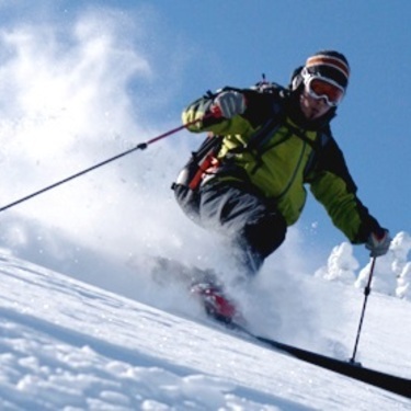 コスパ最強と評判なモンベルのスキーウェア10選！実はインナーも 