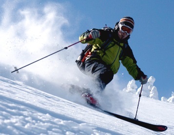 コスパ最強と評判なモンベルのスキーウェア10選！実はインナーも凄い