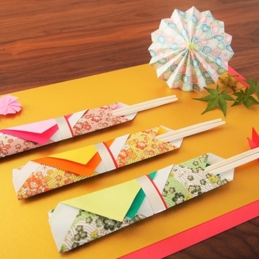 折り紙で作る 箸袋 の折り方 簡単でおしゃれな箸入れの作り方6選をご紹介 Kurashi No