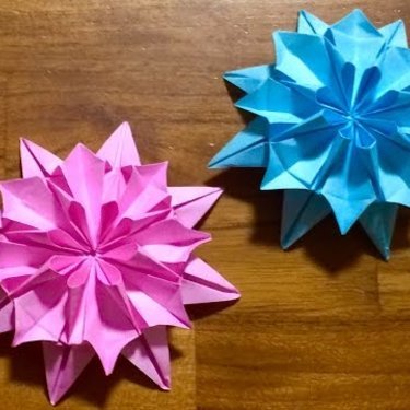 ダリアを折り紙で作る 花びらを8枚や12枚にする折り方を解説 難しい 2ページ目 暮らし の