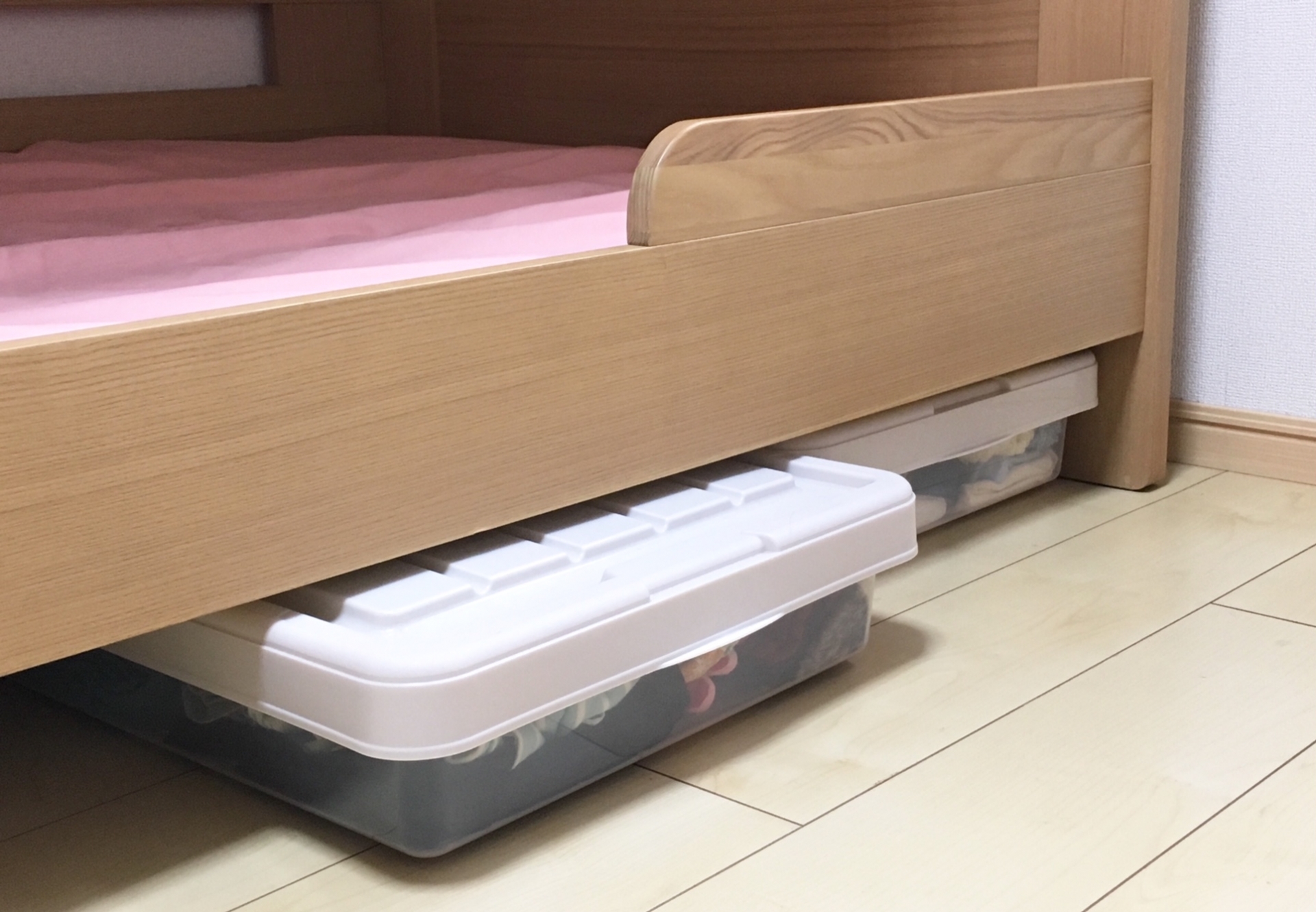 ベッド下を上手に活用できるおすすめ収納グッズ10選 湿気やカビ対策まとめ 暮らし の