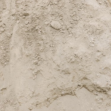 真砂土とは？庭のDIY・施工で人気な砂の特徴や使い方をご紹介！