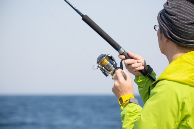 飲ませ釣り 泳がせ釣り で大物を 釣果を上げる仕掛けと釣り方の極意を解説 暮らし の