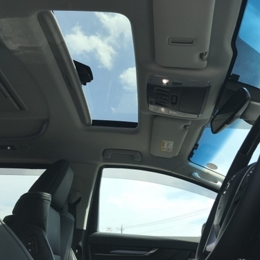 車のサンルーフって必要 天井窓の意味とメリット デメリットを解説 暮らし の