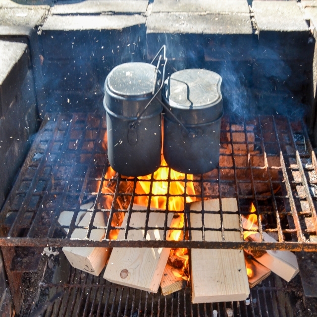 飯盒炊爨は炊き方で美味しさが変わる キャンプで使える美味しいやり方を解説 暮らし の