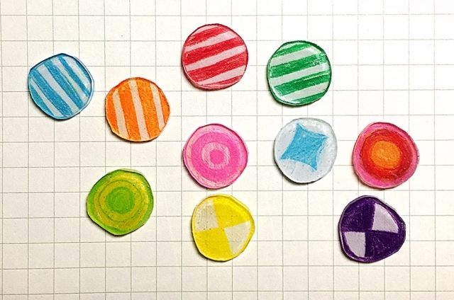 プラ板の色付け方法は 色々楽しめる着色方法や必要な材料を紹介 Kurashi No