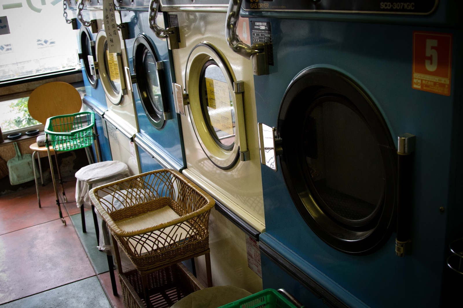 洗濯槽はオキシクリーンで掃除しよう 洗濯機が綺麗になる洗浄方法を解説 暮らし の
