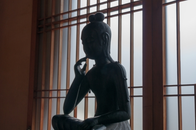 京都観光で巡りたい仏像おすすめ13選 有名な国宝や重要文化財などを参拝しよう 暮らし の
