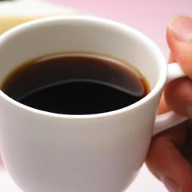 コーヒーのカフェイン摂取量が気になる １日何杯が適量 こわい中毒性も解説 暮らし の