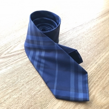 ネクタイの簡単な作り方は ミシンや手縫いで手作りする方法をご紹介 暮らし の