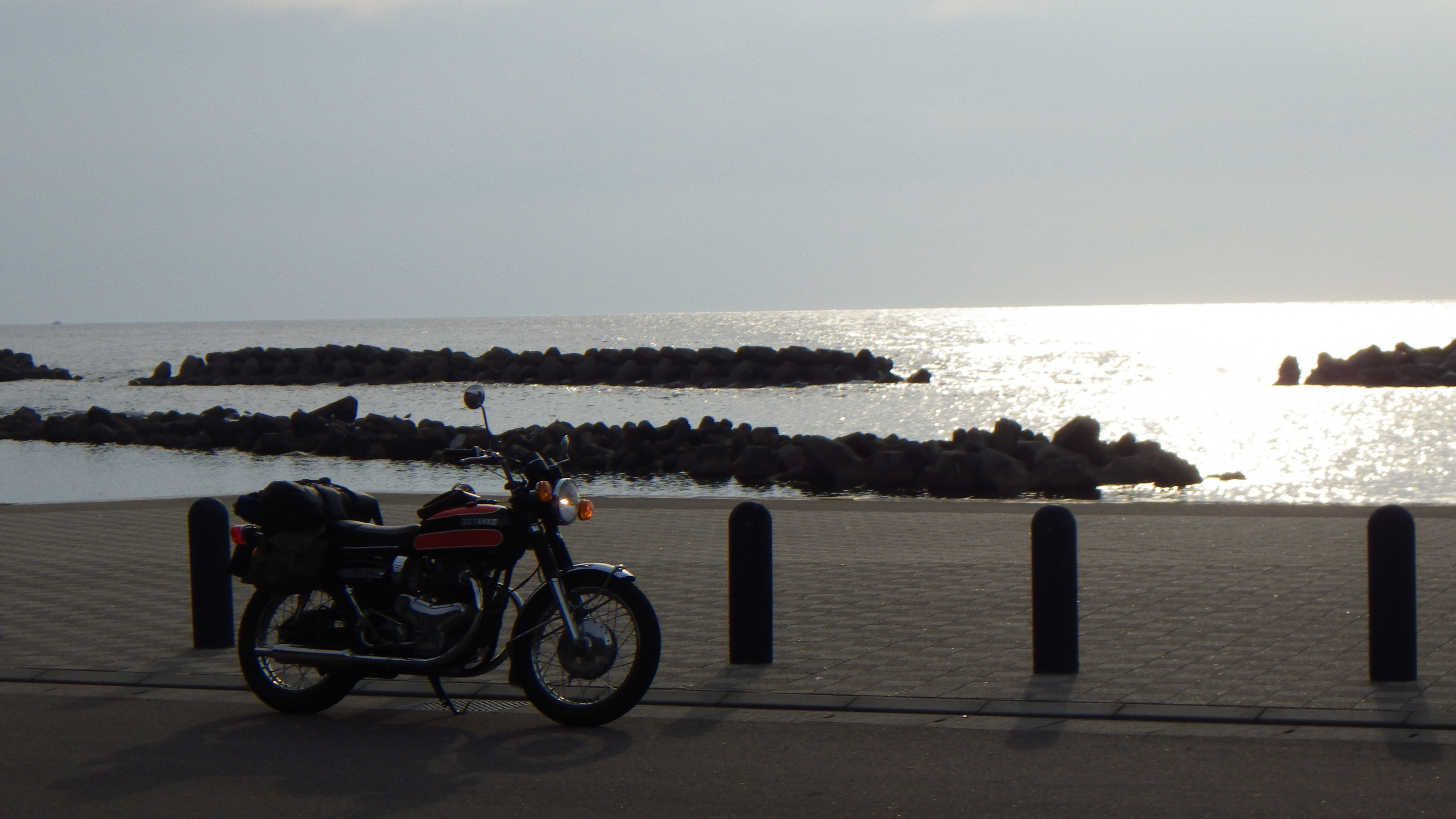 バイクで行きたい朝日 夕日スポット12選 おすすめの絶景ポイントはココ 暮らし の