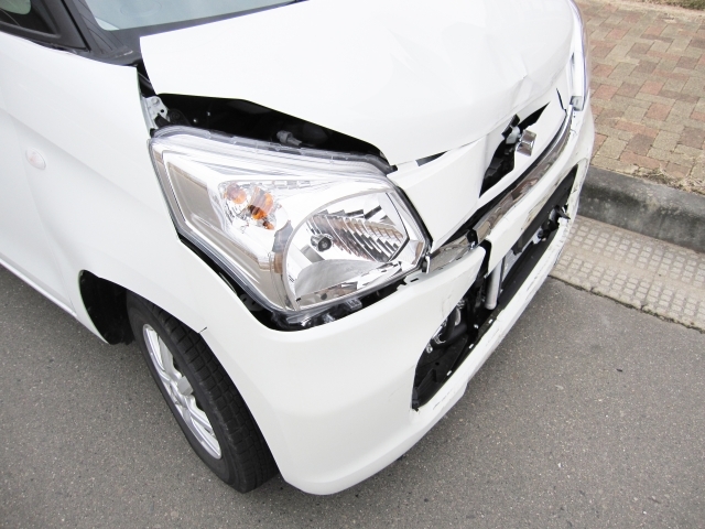 レンタカーに傷がつけた 意外に知らない対処法やかかる費用などを解説 Kurashi No