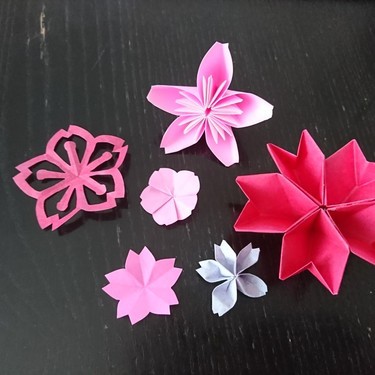 桜の折り紙の作り方は 装飾に使える平面と立体2種類の簡単な折り方をご紹介 暮らし の