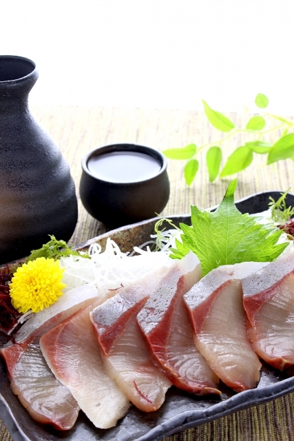 ぶりの刺身の簡単な調理方法は 残りを煮る 焼くなどのアレンジレシピもご紹介 Kurashi No