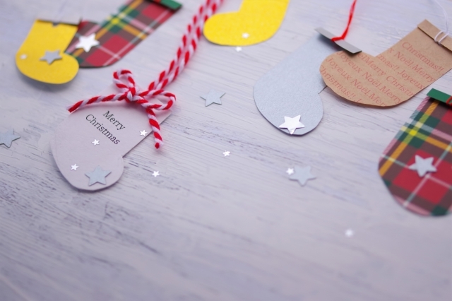 折り紙で作るクリスマスの飾り12選 飾る種類別に簡単で可愛い折り方を解説 暮らし の