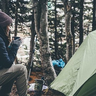 初めてのソロキャンプで揃えておくべきものは 初期費用やおすすめの道具もご紹介 暮らし の