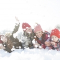 【初めての雪遊び】子どもが思いっきり楽しめる服装を年齢別にご紹介！