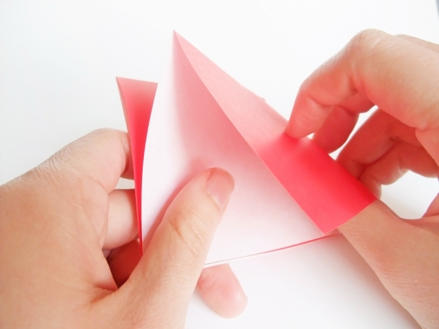 簡単にサクッとできる 折り紙で作る紙コップの作り方6選 折り方のコツもご紹介 Kurashi No