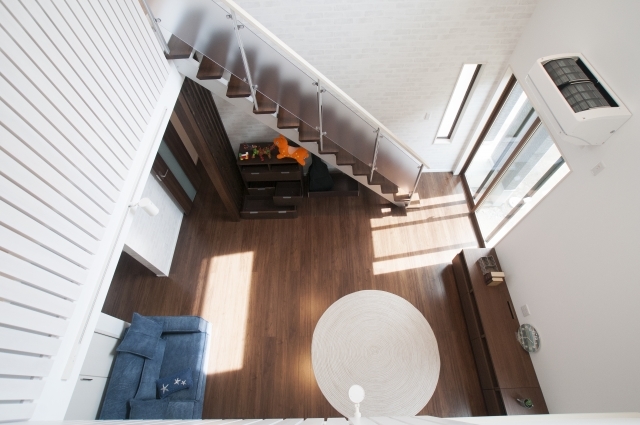 階段下収納のアイデア11選 狭い 低い 斜めのスペースもおしゃれに有効活用 暮らし の