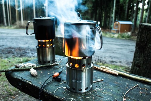 焚き火や調理で大活躍！燃焼効率の良いソロストーブのキャンプ 