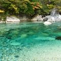 長野のオススメ川遊びスポット阿寺渓谷を紹介！透明で綺麗な川で飛び込みが楽しめる！