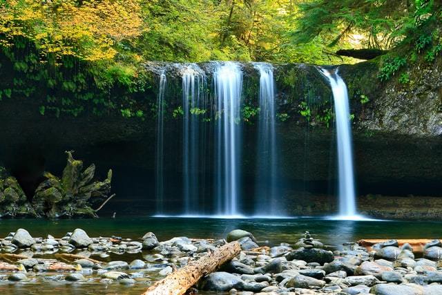 夏場に行きたい 福岡の人気川遊びスポット8選 滝や飛び込みができる場所も紹介 暮らし の