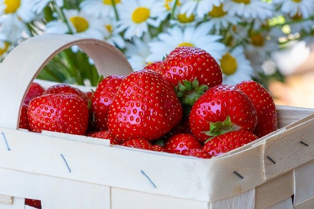イチゴ 苺 の美味しい食べ方はコレ 練乳以外の簡単なアレンジレシピなどを紹介 暮らし の