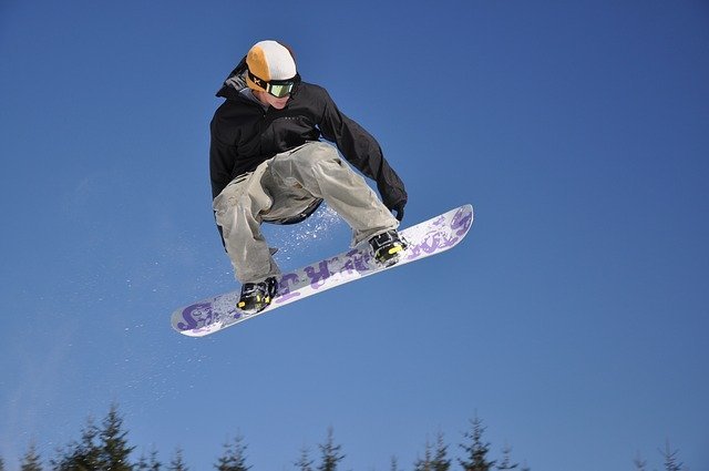 もう怖くない 急斜面でのスノーボードの滑り方 前足に体重を乗せる練習方法も紹介 Kurashi No