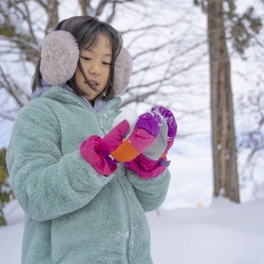子供〜大人用まで】雪遊びに◎の手袋4選。暖かくておしゃれで思い切り